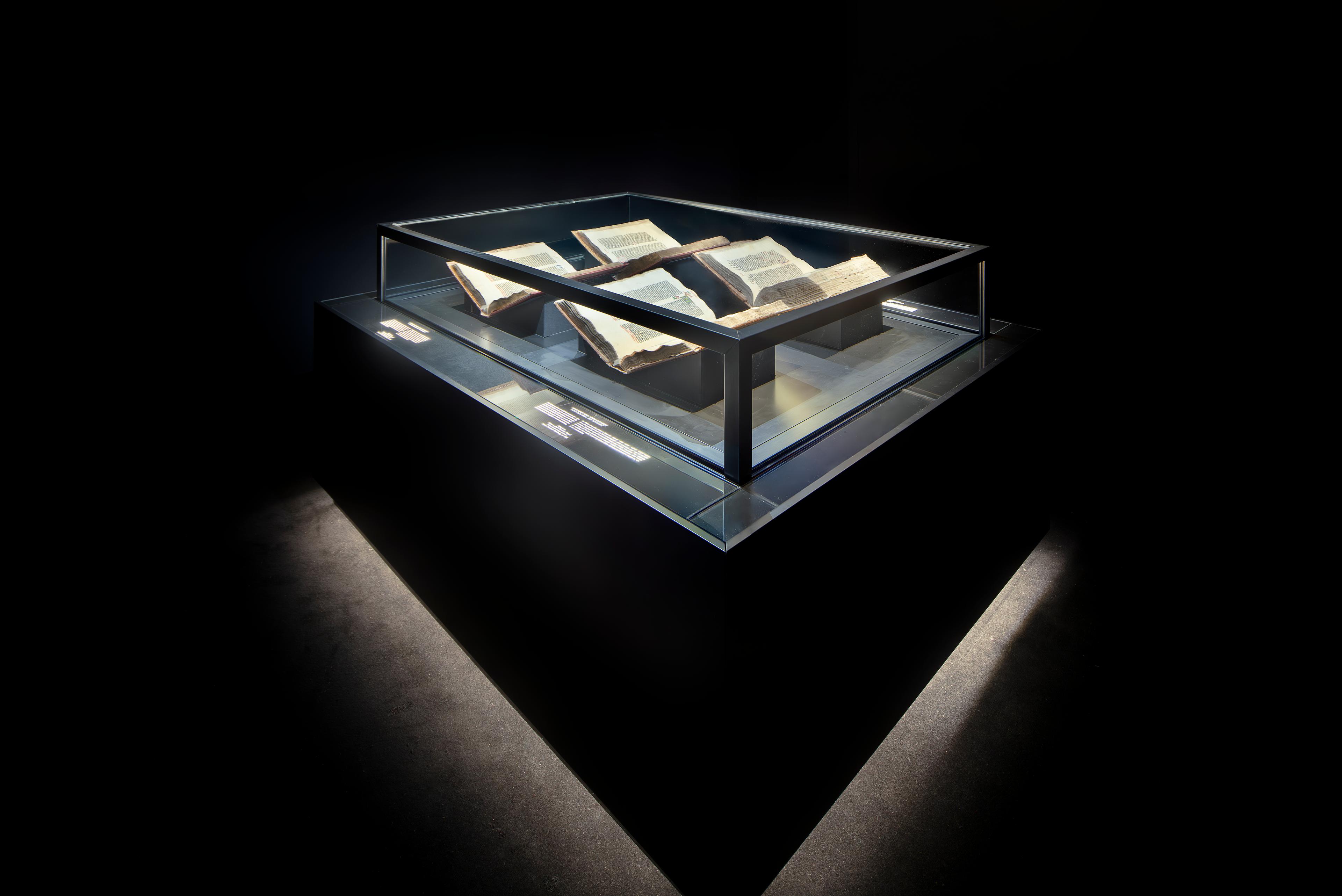 Gutenberg-Museum MOVED - Gutenberg-Bibeln